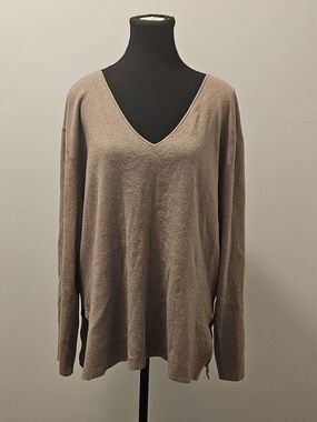 Splendid Taupe V-Neck Lightweight Women's Sweater